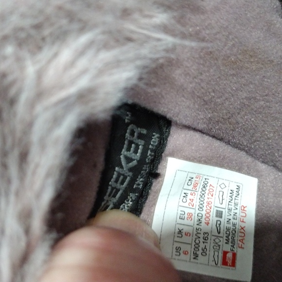 The North Face gray suede boots with soft purple accents. Size 6 - Picture 10 of 14